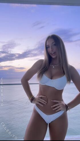 Selah Luper Procurena gola OnlyFans fotografija 15