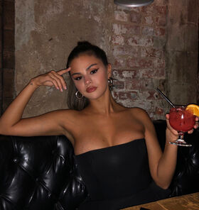 Selena Gomez Nude Leaks OnlyFans Photo 444