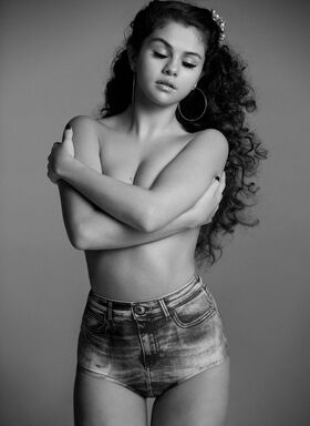 Selena Gomez Nude Leaks OnlyFans Photo 484
