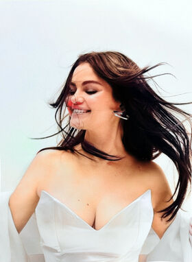Selena Gomez Nude Leaks OnlyFans Photo 1275