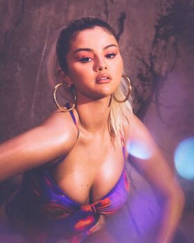 Selena Gomez Nude Leaks OnlyFans Photo 2020