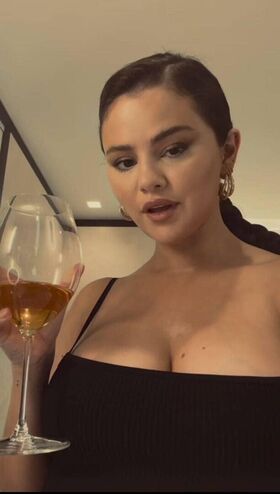Selena Gomez Nude Leaks OnlyFans Photo 2064