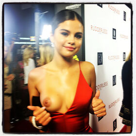 Selena Gomez Nude Leaks OnlyFans Photo 2135