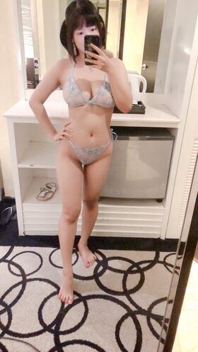 Sherly Yukimo Nude Leaks OnlyFans Photo 13