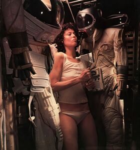 Sigourney Weaver Nude Leaks OnlyFans Photo 4