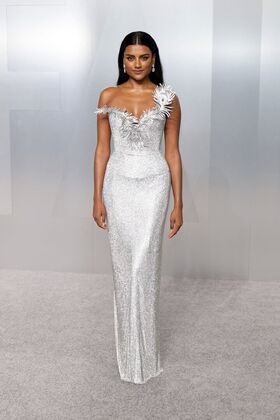 Simone Ashley Гола изтичане OnlyFans снимка 171