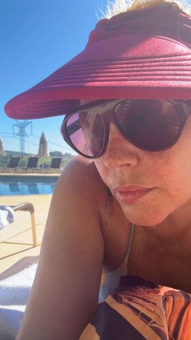 Simony Cantora Nude Leaks OnlyFans Photo 13