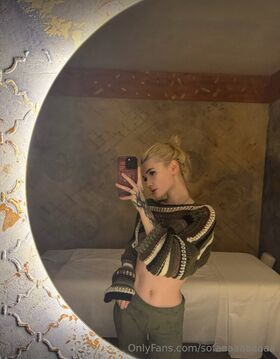 sofaaaaaaaaaa Procurena gola OnlyFans fotografija 29