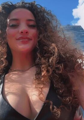 Sofie Dossi Nude Leaks OnlyFans Photo 6