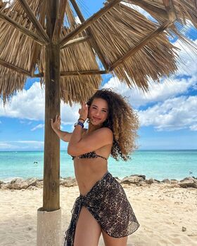 Sofie Dossi Nude Leaks OnlyFans Photo 15