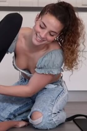 Sofie Dossi Nude Leaks OnlyFans Photo 36