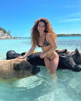 Sofie Dossi Nude Leaks OnlyFans Photo 73