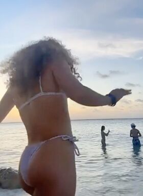 Sofie Dossi Nude Leaks OnlyFans Photo 109