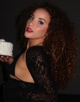 Sofie Dossi Nude Leaks OnlyFans Photo 117
