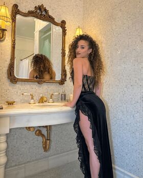 Sofie Dossi Nude Leaks OnlyFans Photo 170
