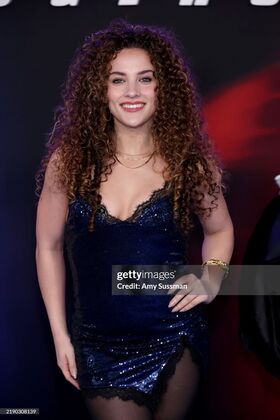 Sofie Dossi Nude Leaks OnlyFans Photo 261