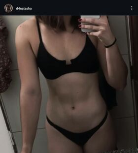 Solfeet Fotografie scursă ilegal OnlyFans dezbrăcată 44