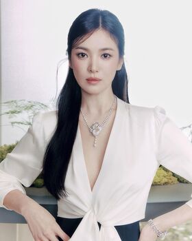 Song Hye-kyo Nude Leaks OnlyFans Photo 11
