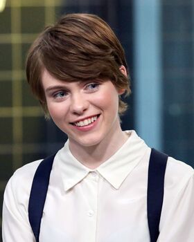 Sophia Lillis Ảnh OnlyFans khỏa thân rò rỉ 76