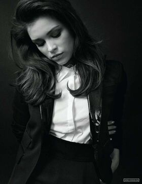 Sophie Cookson Nude Leaks OnlyFans Photo 21