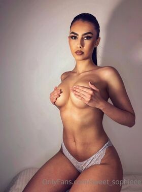 Sophie Rayne Nude Leaks OnlyFans Photo 6
