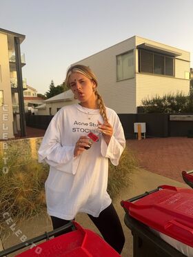 Sophie Schnur Nude Leaks OnlyFans Photo 369