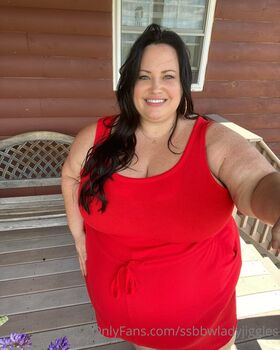 ssbbwladyjiggles