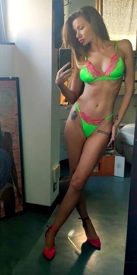 Stefania Saettone Nude Leaks OnlyFans Photo 8