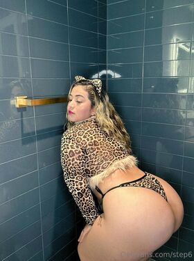 Stephanie Reyes Nude Leaks OnlyFans Photo 2