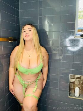Stephanie Reyes Nude Leaks OnlyFans Photo 10