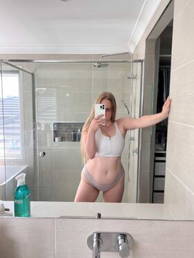 Stephanie Nude Leaks OnlyFans Photo 52