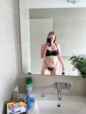 Stephanie Nude Leaks OnlyFans Photo 75