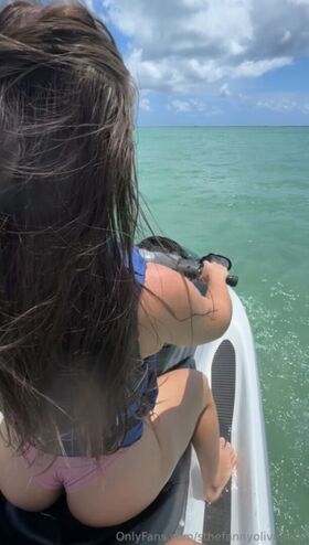 Sthefanny OliveiraTV