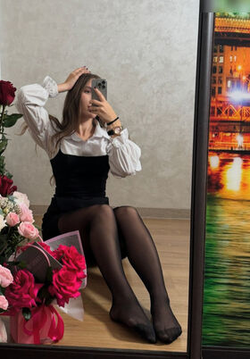 Stilistica Fotografie scursă ilegal OnlyFans dezbrăcată 11