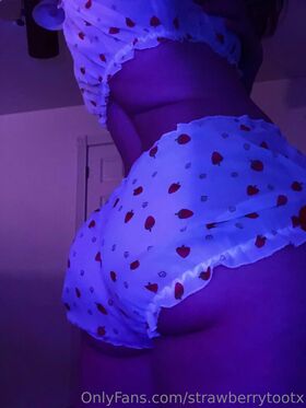 strawberrytootx Nude Leaks OnlyFans Photo 12