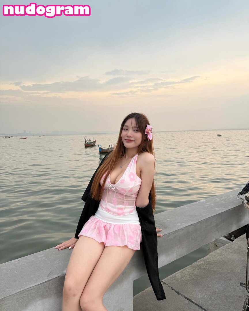 Promkhambut  Sutharinee  d_kaln  s_sutharinee Гола изтичане OnlyFans  снимка 5 - Nudogram v2.1