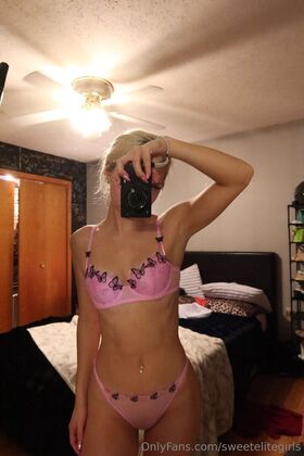 sweetelitegirls Procurena gola OnlyFans fotografija 14