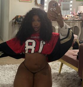 SZA Фото просочення OnlyFans (оголене) 240