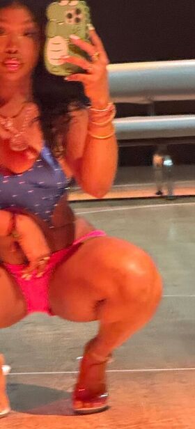 SZA Фото просочення OnlyFans (оголене) 246