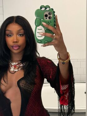 SZA Фото просочення OnlyFans (оголене) 275