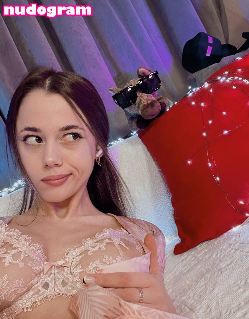 intimatemomentsunveiledTaanni'ssecrets