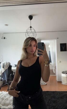 Tabea Querida Fotografie scursă ilegal OnlyFans dezbrăcată 78