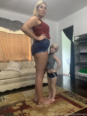 Tall Goddess Gia Nude Leaks OnlyFans Photo 19