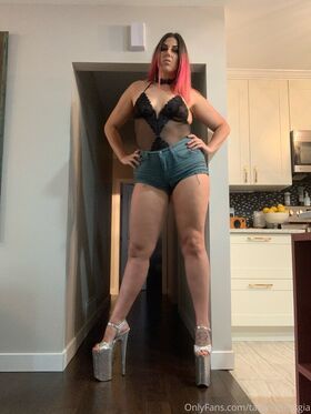 Tall Goddess Gia Nude Leaks OnlyFans Photo 22