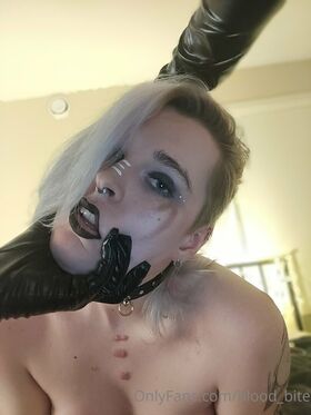 Tall Goth Nude Leaks OnlyFans Photo 11