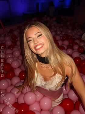 Tatiana Kaer Nude Leaks OnlyFans Photo 32