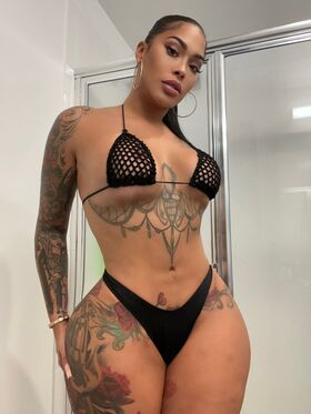 TattedUpHolly Nude Leaks OnlyFans Photo 18