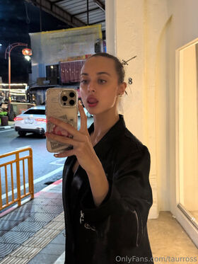 taurross صورة OnlyFans العارية المسربة 10