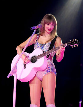 Taylor Swift Nude Leaks OnlyFans Photo 318