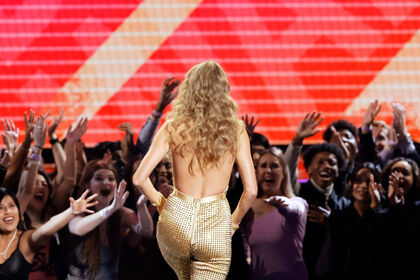 Taylor Swift Nude Leaks OnlyFans Photo 362